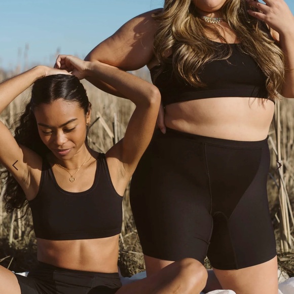 Hu-ha bras. Brand new, only tried on to realized they are to small. - Picture 6 of 6